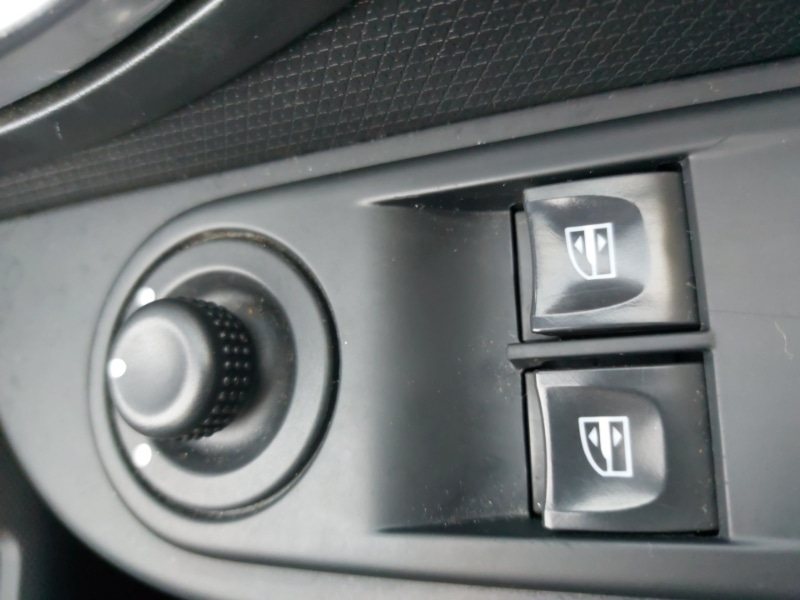 Used Renault Clio 2015 for sale - 77352553: Photo 12