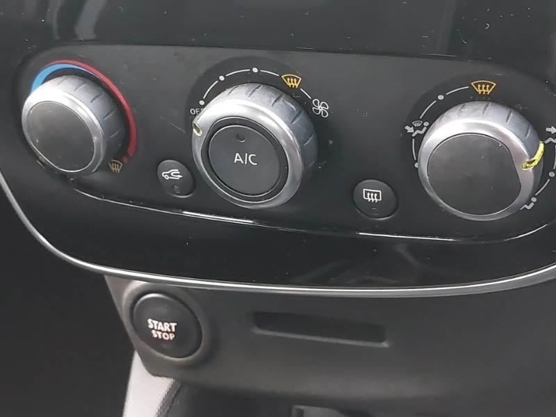 Used Renault Clio 2015 for sale - 77352553: Photo 17