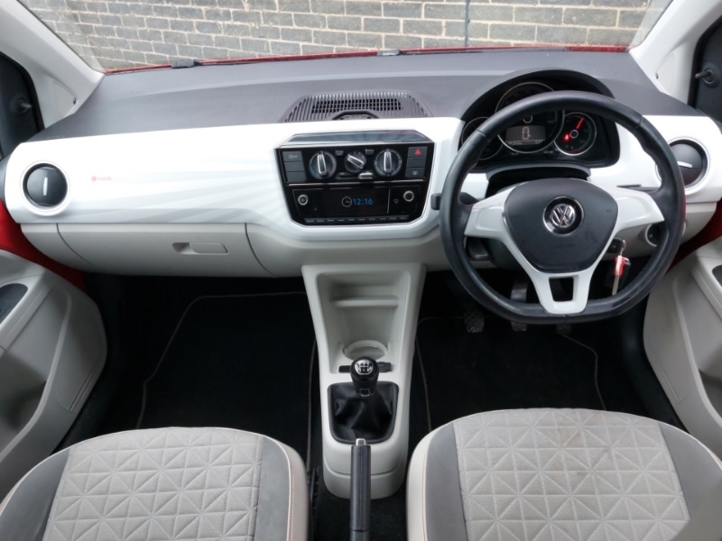 Used Volkswagen up! 2019 for sale - 76854008: Photo 2