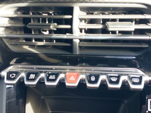 Used Peugeot 208 2021 for sale - 76213543: Photo 16