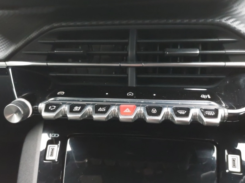 Used Peugeot 2008 2023 for sale - 77424102: Photo 18