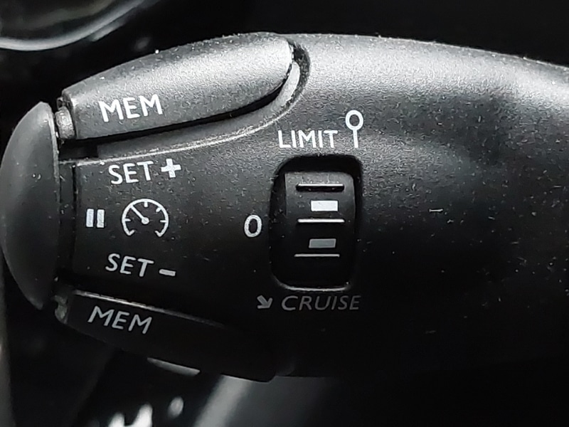 Used Peugeot 2008 2023 for sale - 77424102: Photo 19