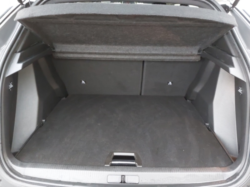 Used Peugeot 2008 2023 for sale - 77424102: Photo 8