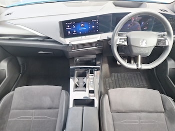 Used Vauxhall Astra 2023 for sale - 76301674: Photo 2
