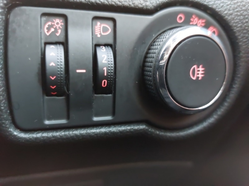 Used Vauxhall Astra 2015 for sale - 77999602: Photo 12