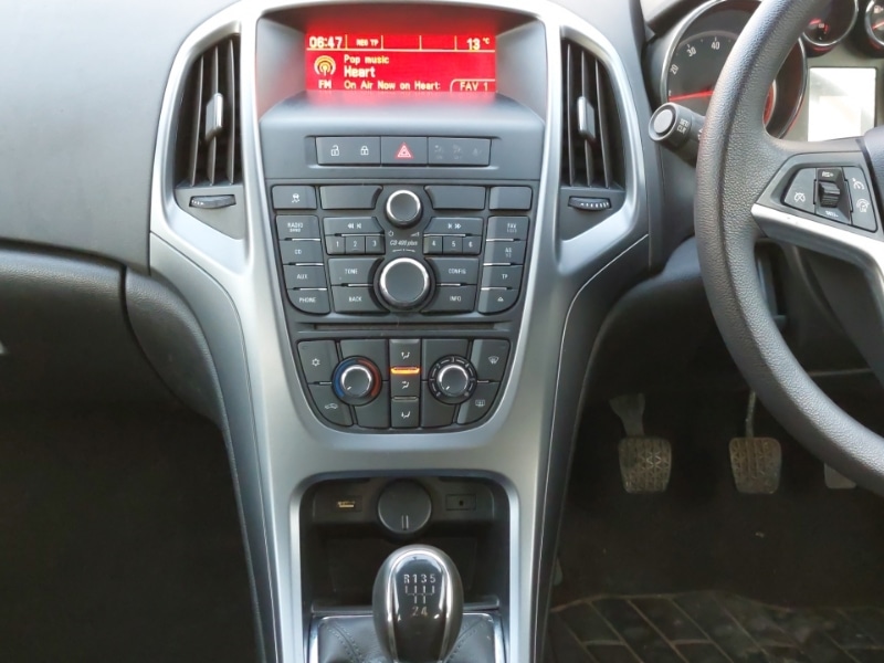 Used Vauxhall Astra 2015 for sale - 77999602: Photo 7