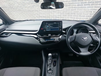 Used Toyota C-HR 2021 for sale - 75447844: Photo