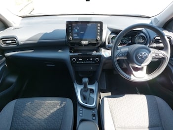 Used Toyota Yaris Cross 2023 for sale - 79153053: Photo