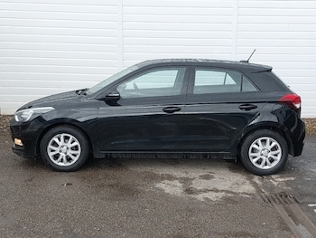 Used Hyundai i20 2017 for sale - 78440918: Photo