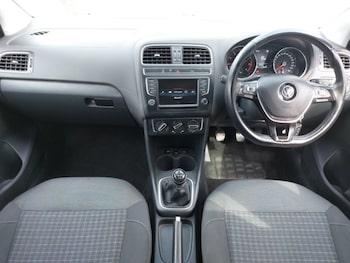 Used Volkswagen Polo 2015 for sale - 79360844: Photo
