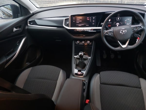 Used Vauxhall Grandland 2022 for sale - 76237972: Photo 2