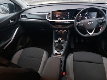 Used Vauxhall Grandland 2022 for sale - 76237972: Photo 2