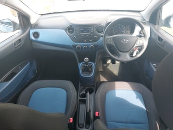 Used Hyundai i10 2015 for sale - 79070028: Photo