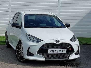 Used Toyota Yaris 2023 for sale - 79477382: Photo