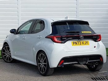 Used Toyota Yaris 2023 for sale - 79477382: Photo