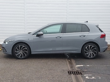 Used Volkswagen Golf 2023 for sale - 77284336: Photo