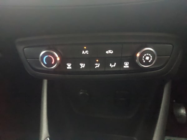 Used Vauxhall Crossland 2023 for sale - 76335793: Photo 16