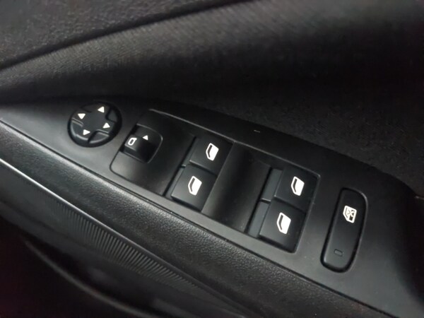 Used Vauxhall Crossland 2023 for sale - 76335793: Photo 19