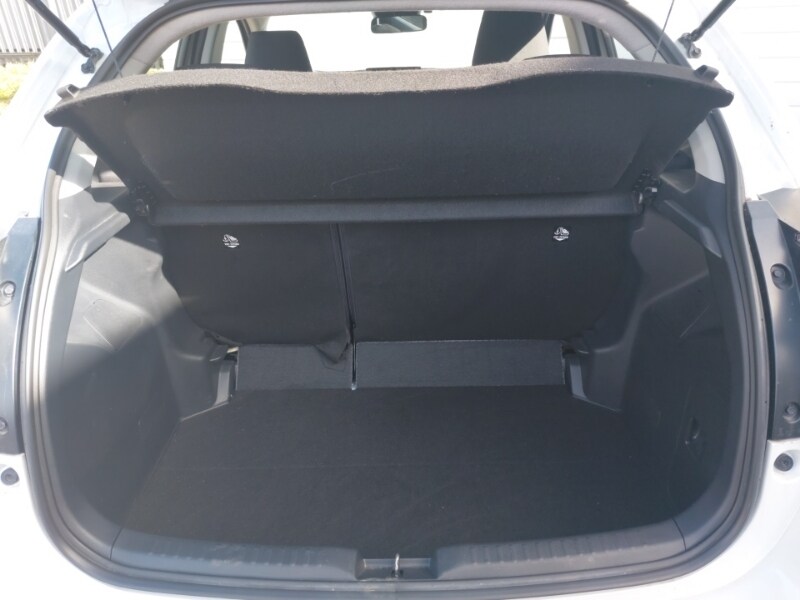 Used Mazda Mazda2 HYBRID 2024 for sale - 78040854: Photo 8