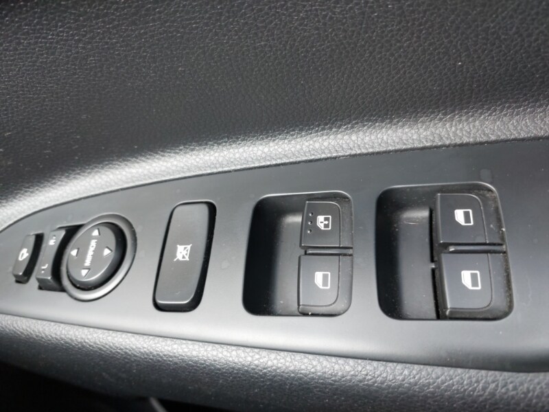 Used Kia Stonic 2018 for sale - 77947887: Photo 12