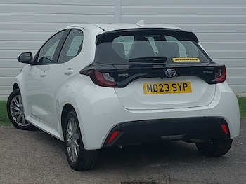 Used Toyota Yaris 2023 for sale - 79310972: Photo