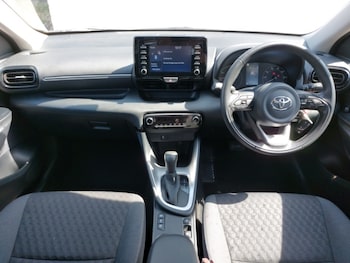 Used Toyota Yaris 2023 for sale - 79468348: Photo