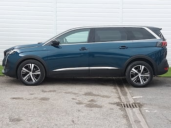 Used Peugeot 5008 2023 for sale - 79654308: Photo