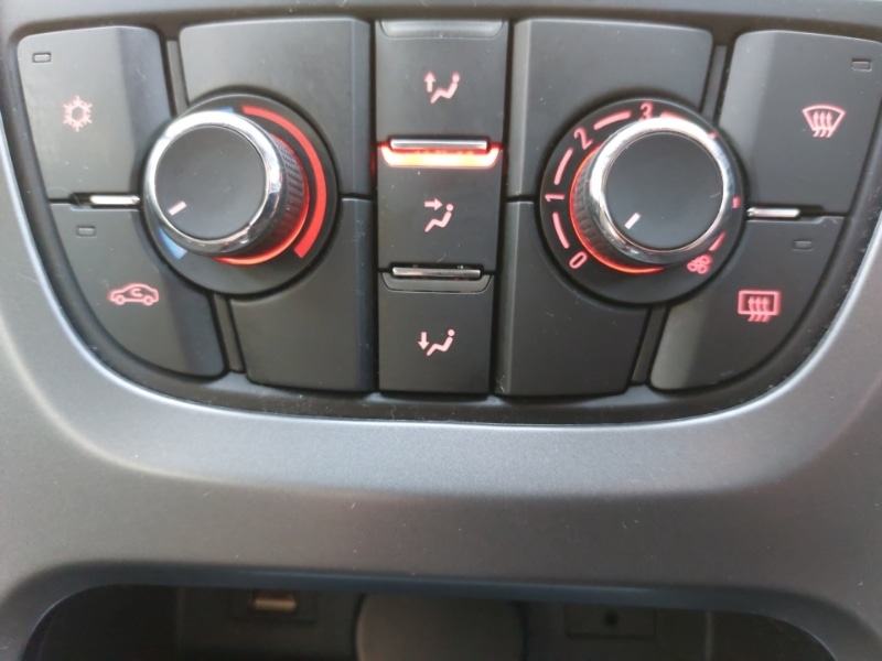 Used Vauxhall Astra 2015 for sale - 77956471: Photo 15