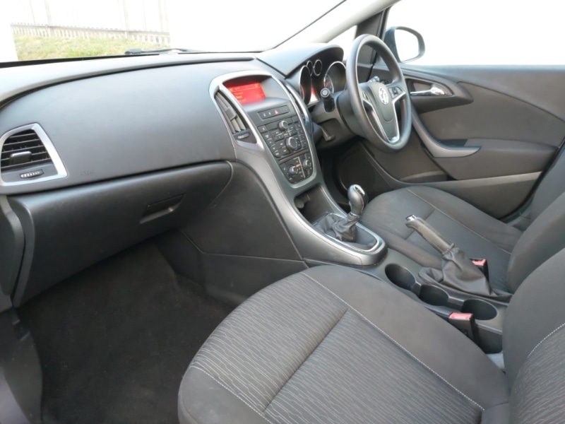 Used Vauxhall Astra 2015 for sale - 77956471: Photo 5