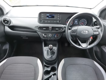 Used Hyundai i10 2023 for sale - 78921665: Photo