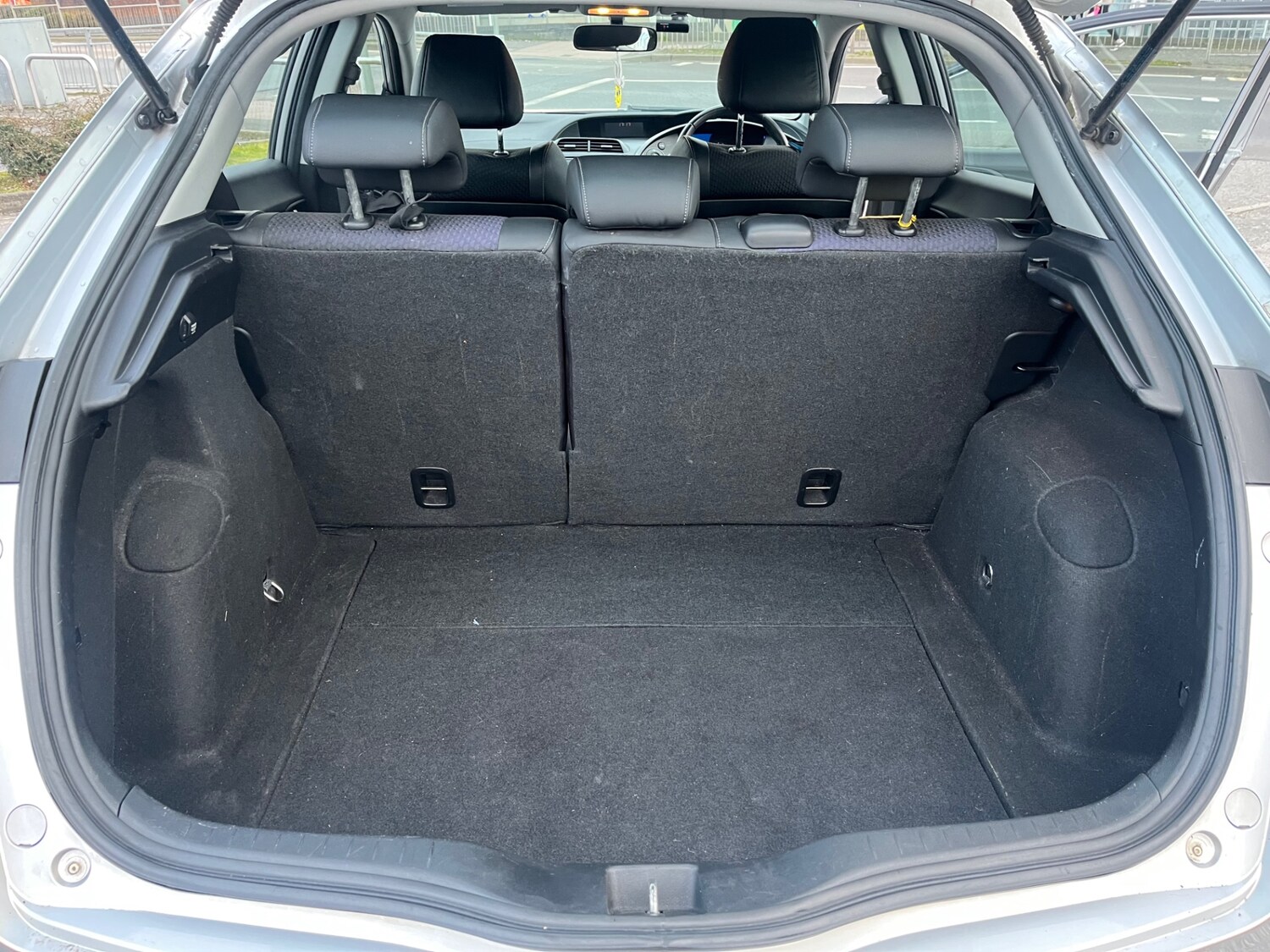 Used Honda Civic 2010 for sale - 77807507: Photo 8