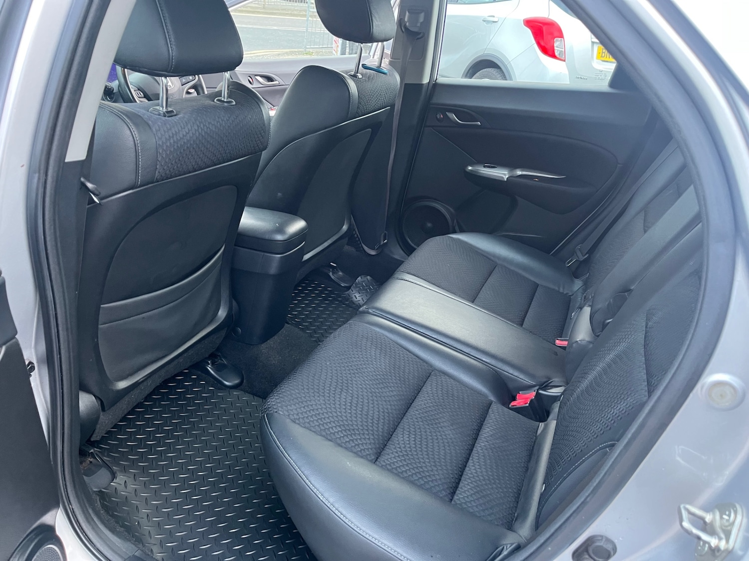 Used Honda Civic 2010 for sale - 77807507: Photo 9