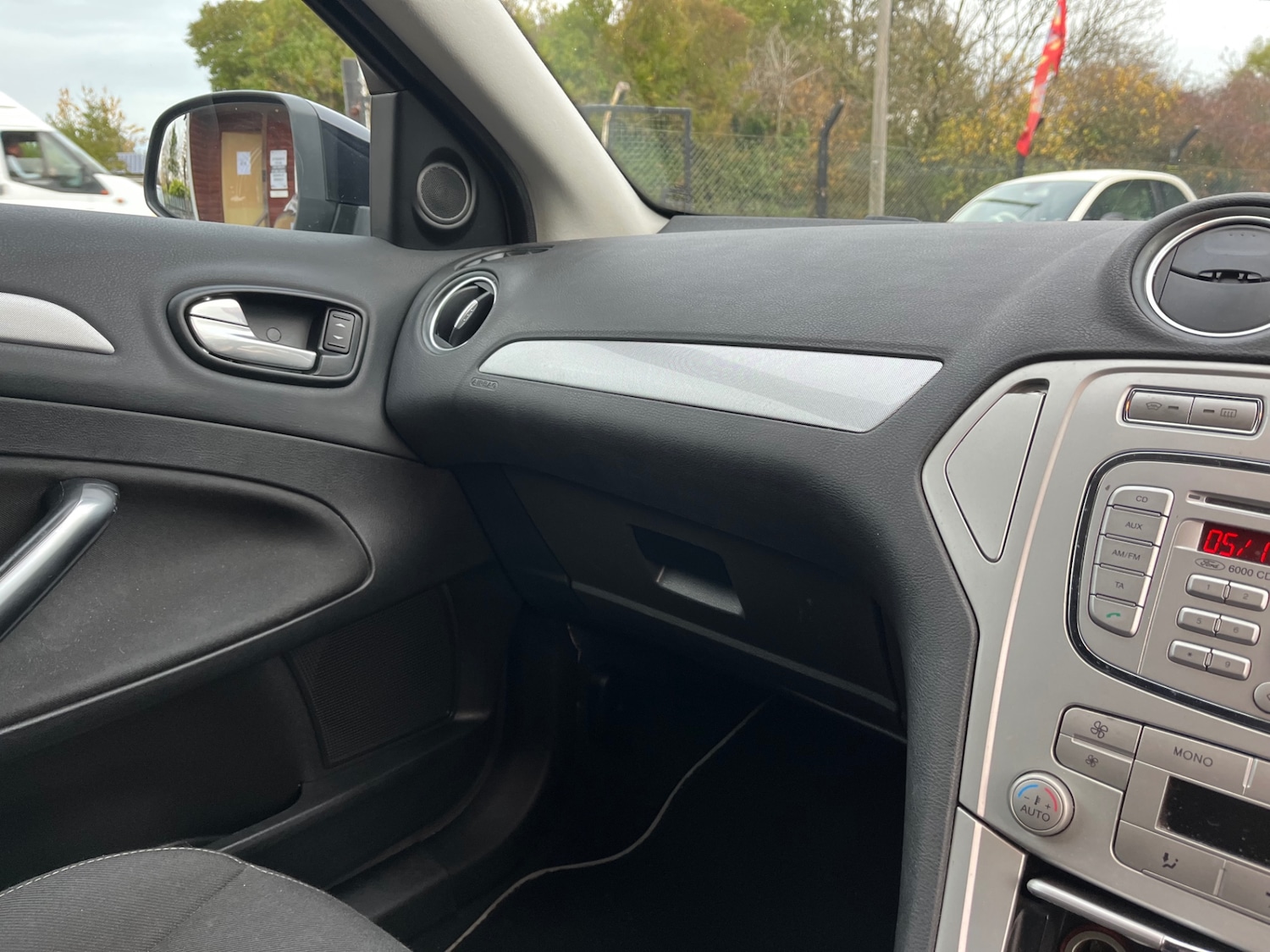 Used Ford Mondeo 2010 for sale - 76511021: Photo 16