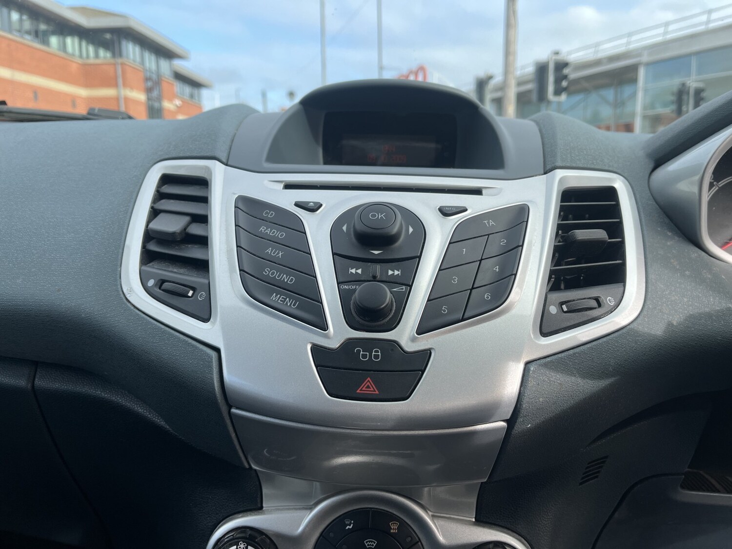 Used Ford Fiesta 2009 for sale - 78105919: Photo 16