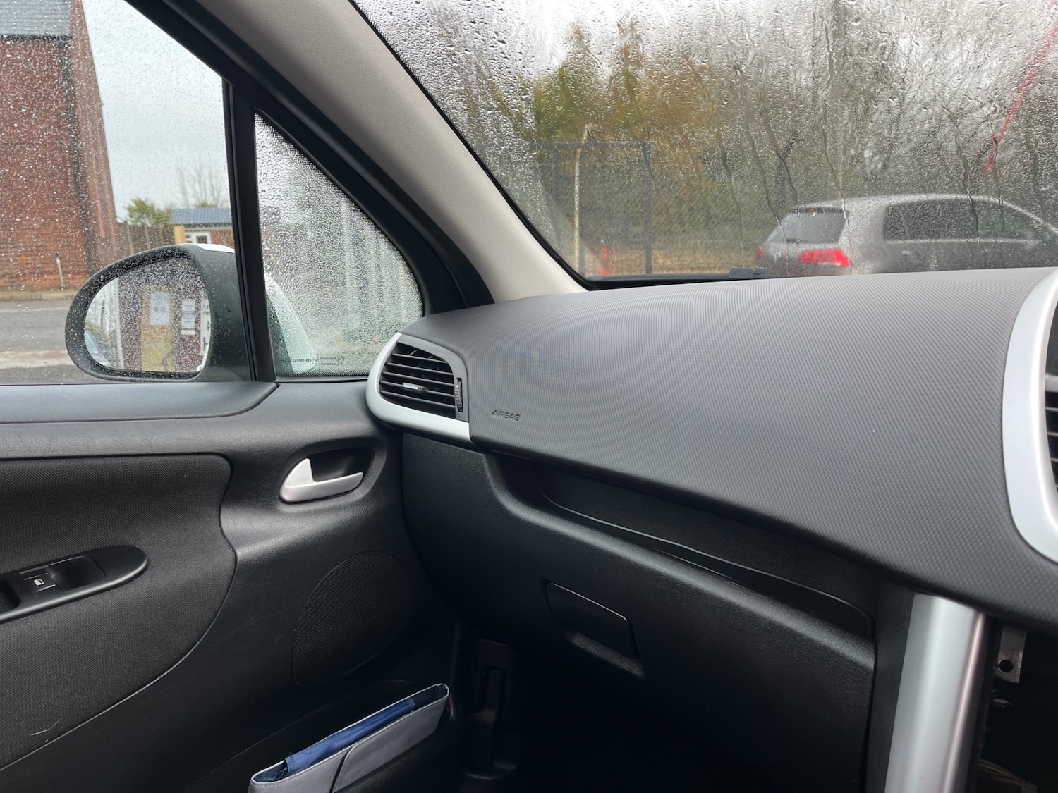 Used Peugeot 207 2012 for sale - 77089459: Photo 18