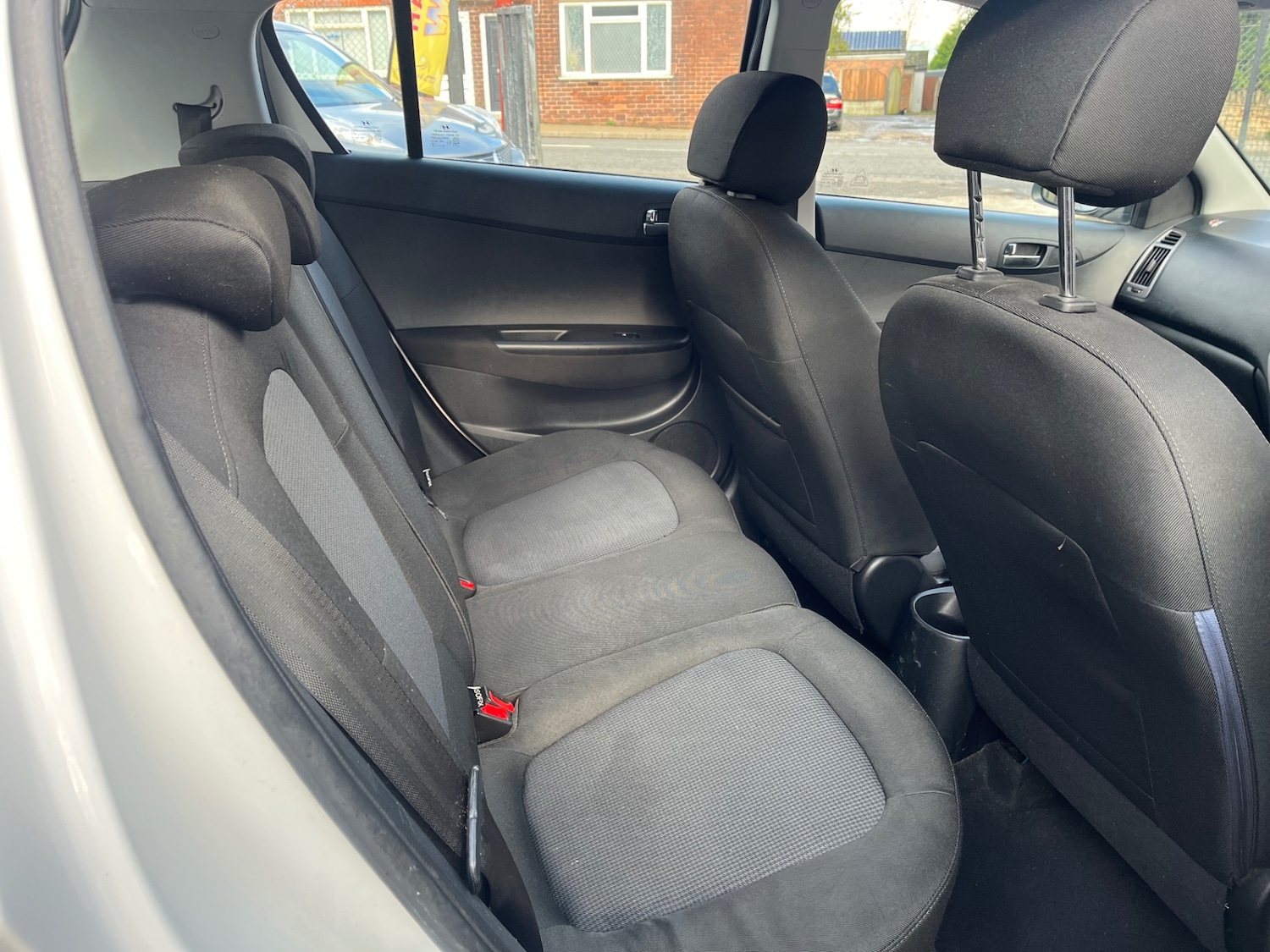 Used Hyundai i20 2012 for sale - 76536559: Photo 8