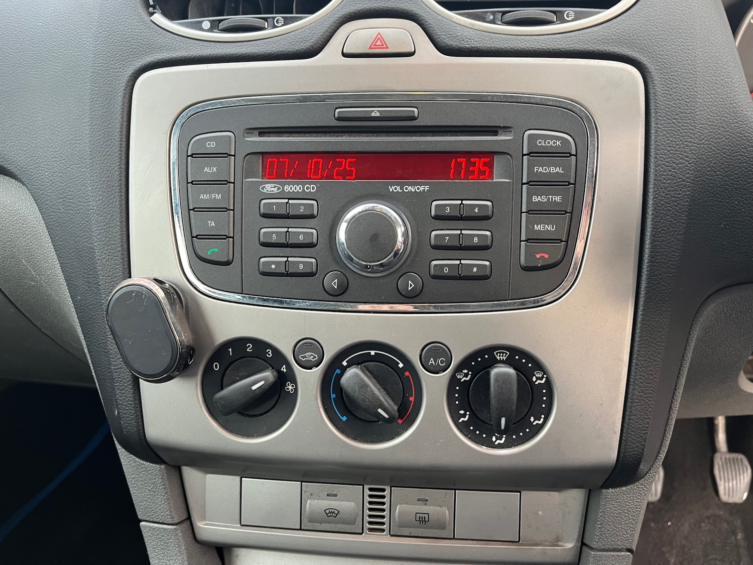 Used Ford Focus 2010 for sale - 76225480: Photo 18