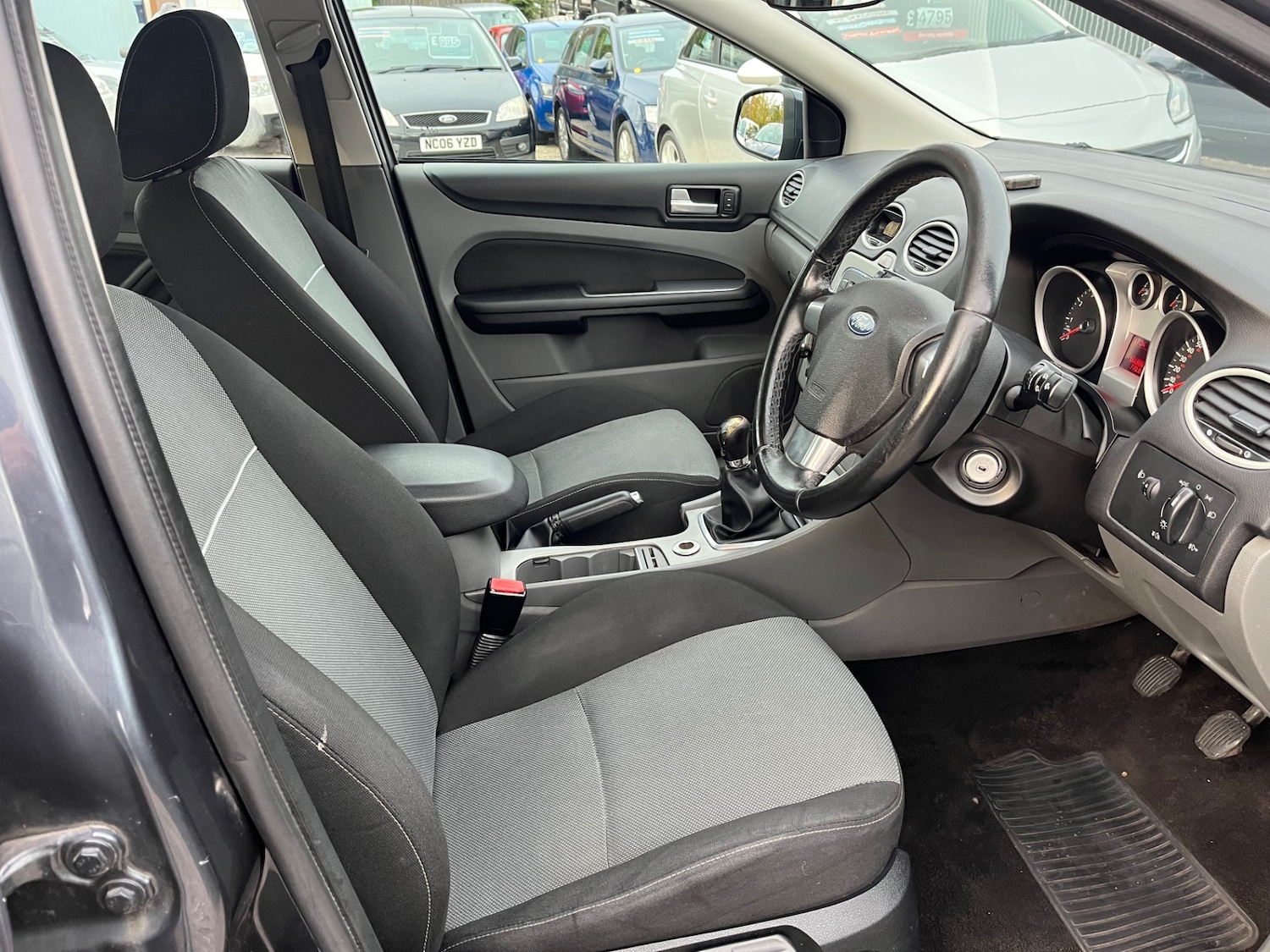 Used Ford Focus 2010 for sale - 76225480: Photo 7