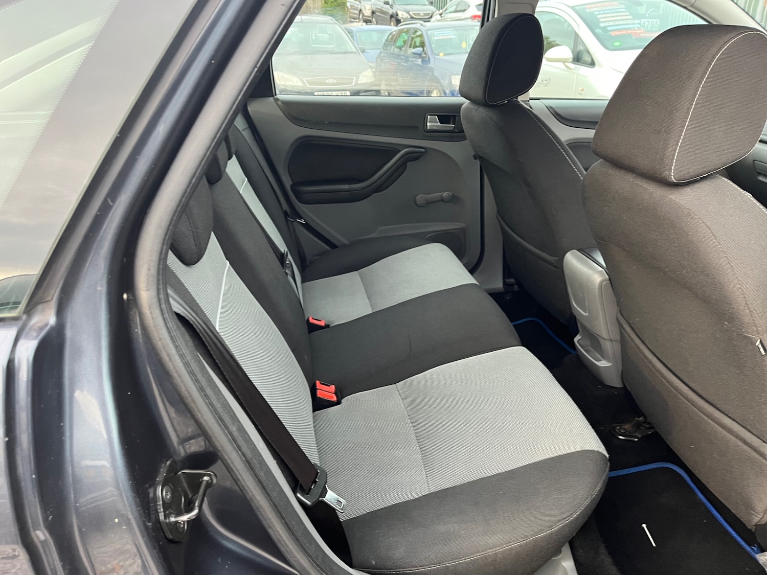 Used Ford Focus 2010 for sale - 76225480: Photo 8