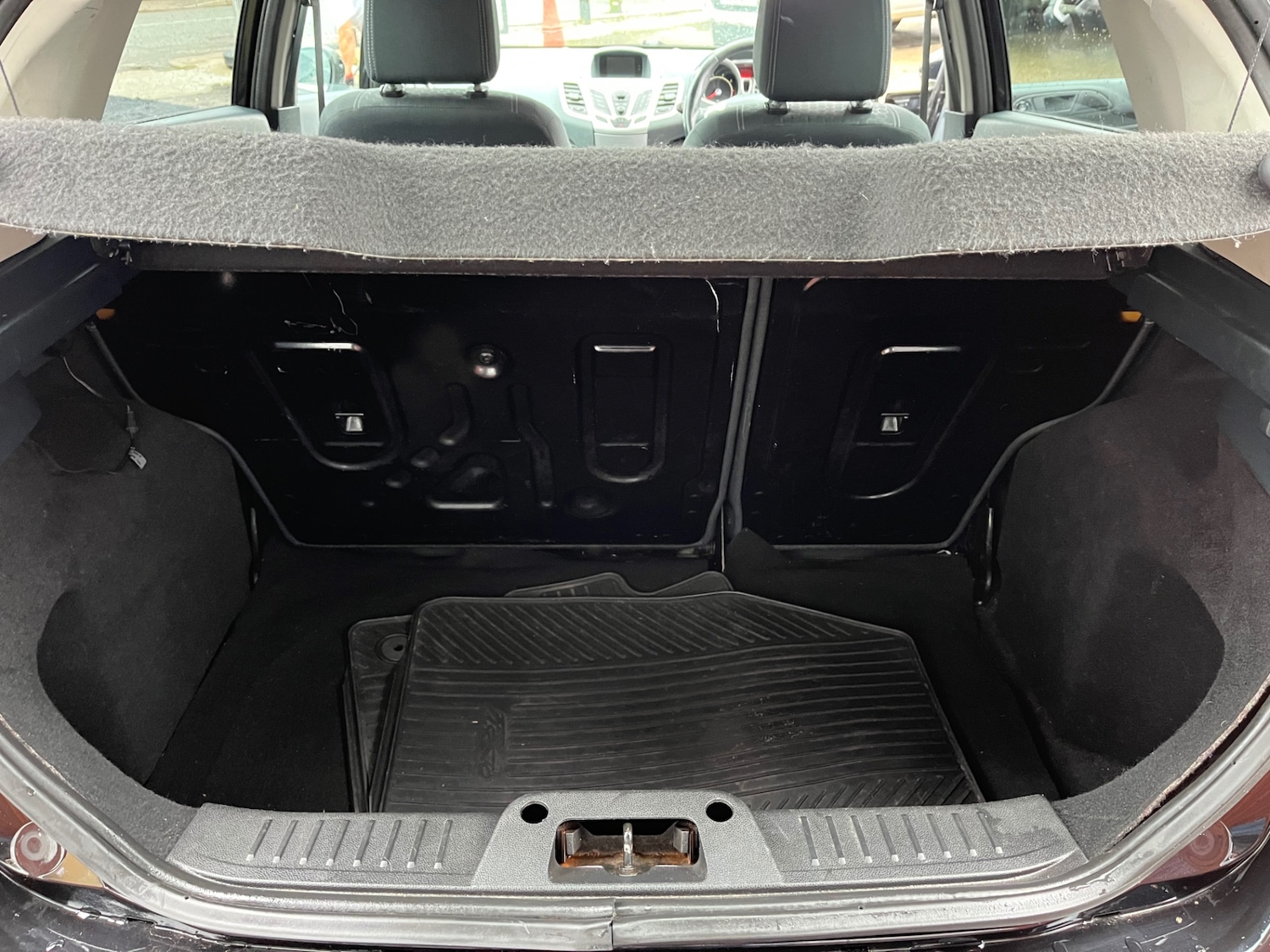 Used Ford Fiesta 2009 for sale - 76510792: Photo 9