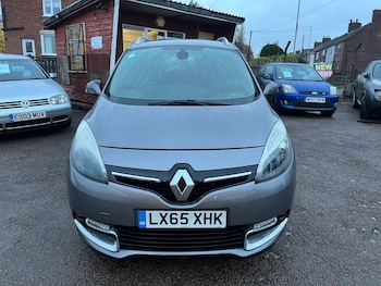 Used Renault Grand Scenic 2015 for sale - 76511733: Photo