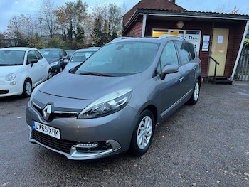 Used Renault Grand Scenic 2015 for sale - 76511733: Photo