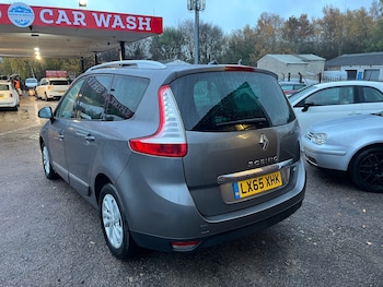 Used Renault Grand Scenic 2015 for sale - 76511733: Photo