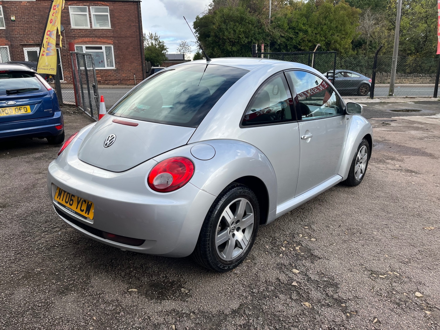 Used Volkswagen Beetle 2006 for sale - 76346823: Photo 4