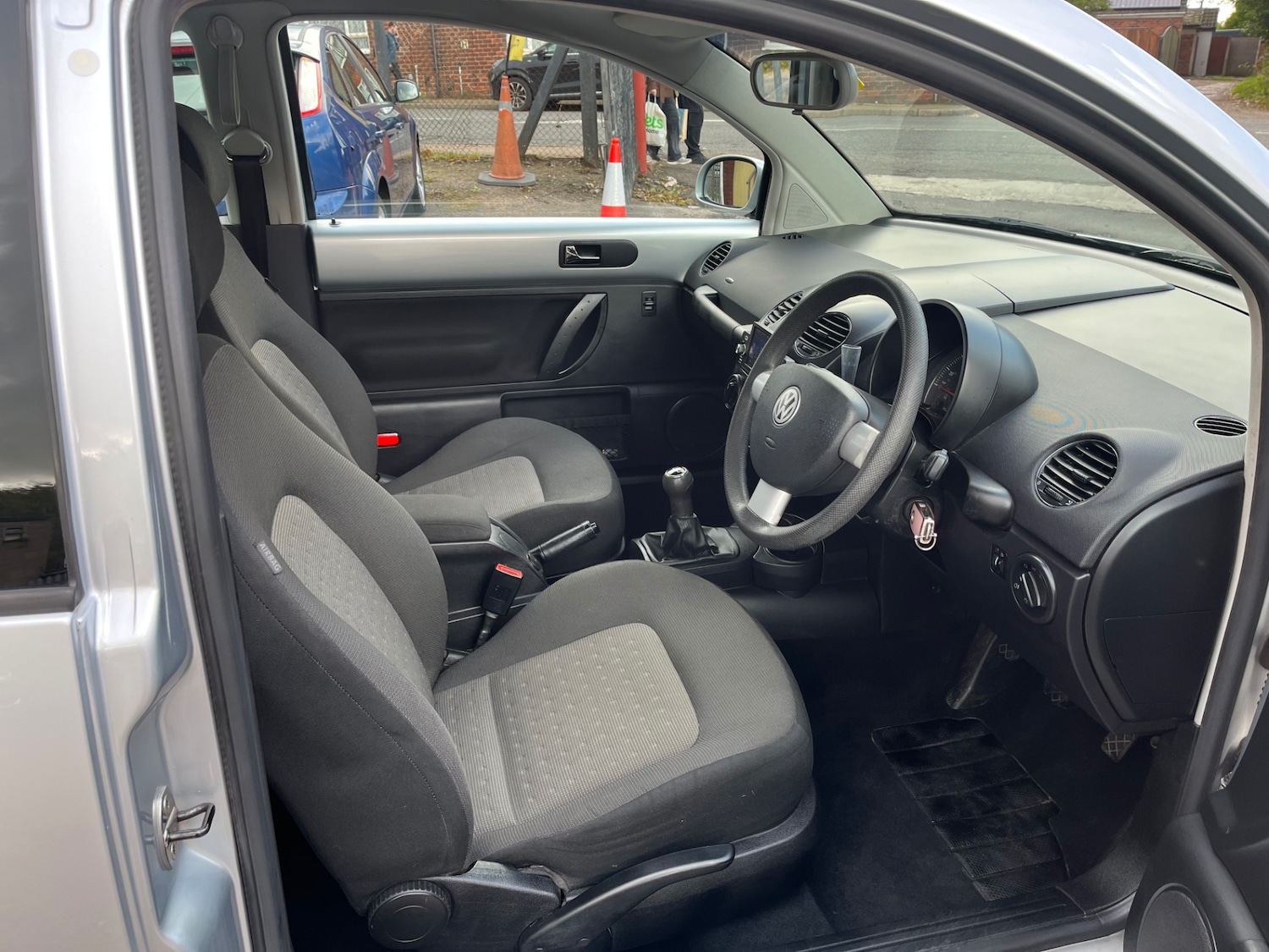 Used Volkswagen Beetle 2006 for sale - 76346823: Photo 5