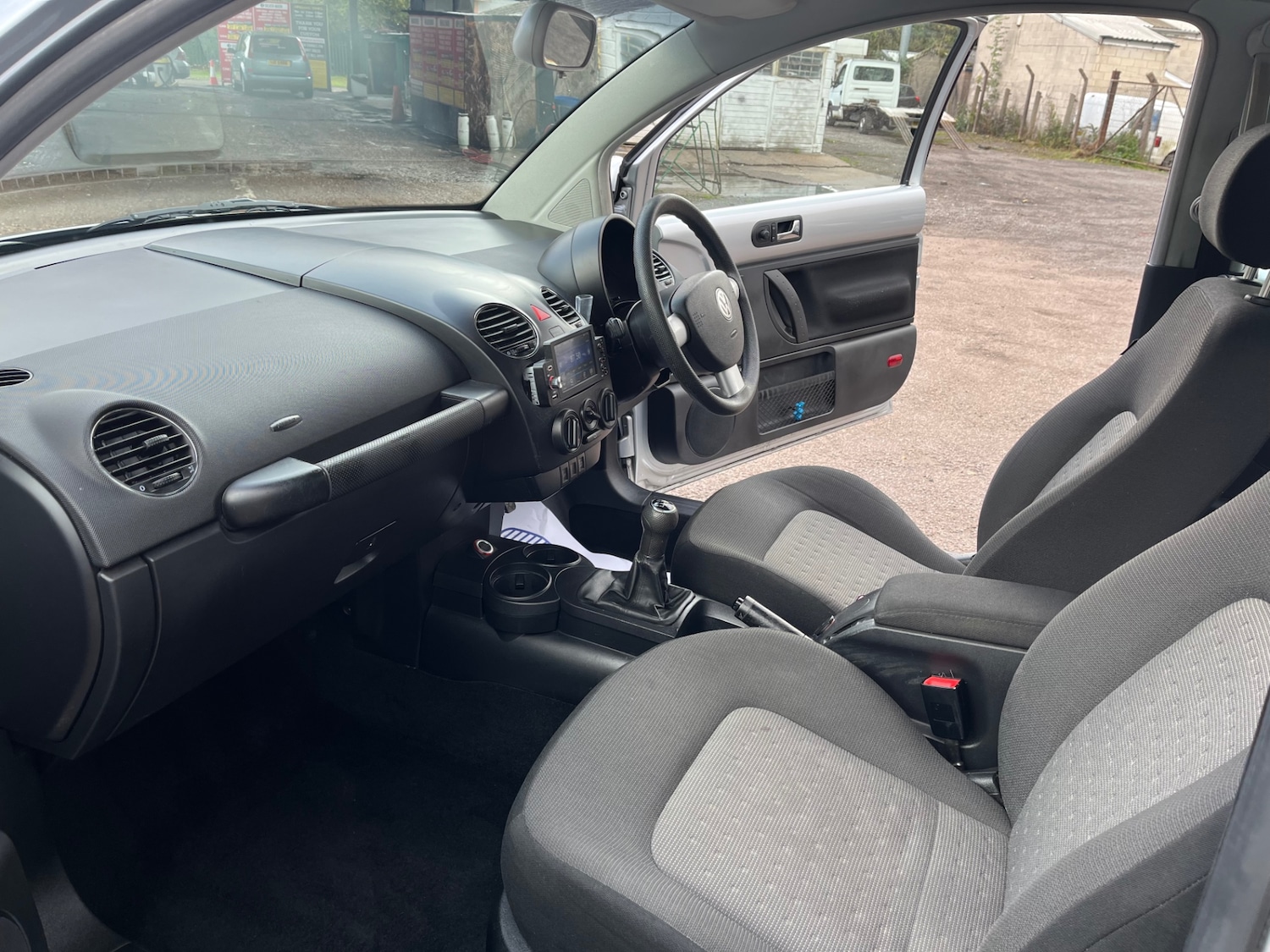 Used Volkswagen Beetle 2006 for sale - 76346823: Photo 8