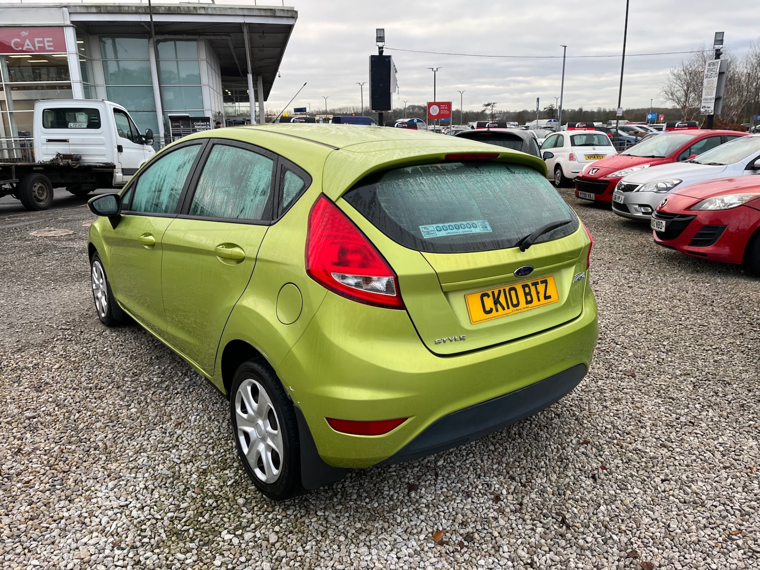 Used Ford Fiesta 2010 for sale - 77089601: Photo 4