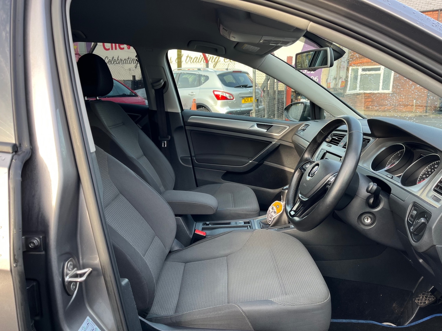 Used Volkswagen Golf 2014 for sale - 77201078: Photo 8