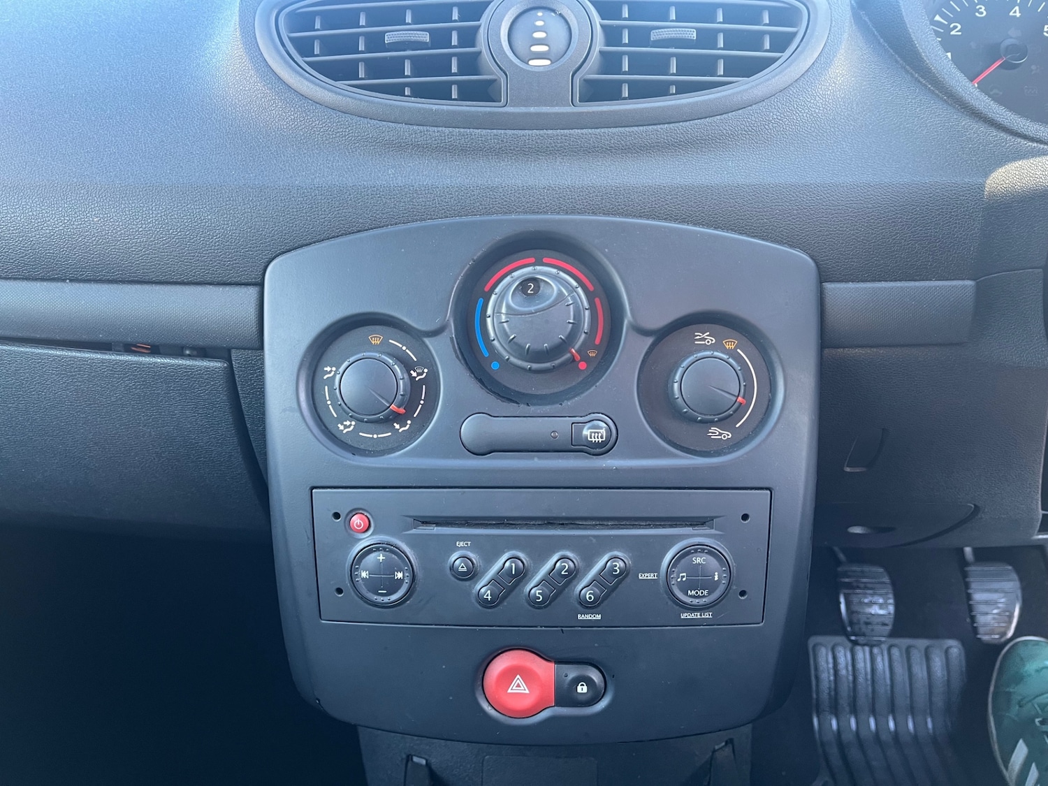 Used Renault Clio 2009 for sale - 76908854: Photo 16