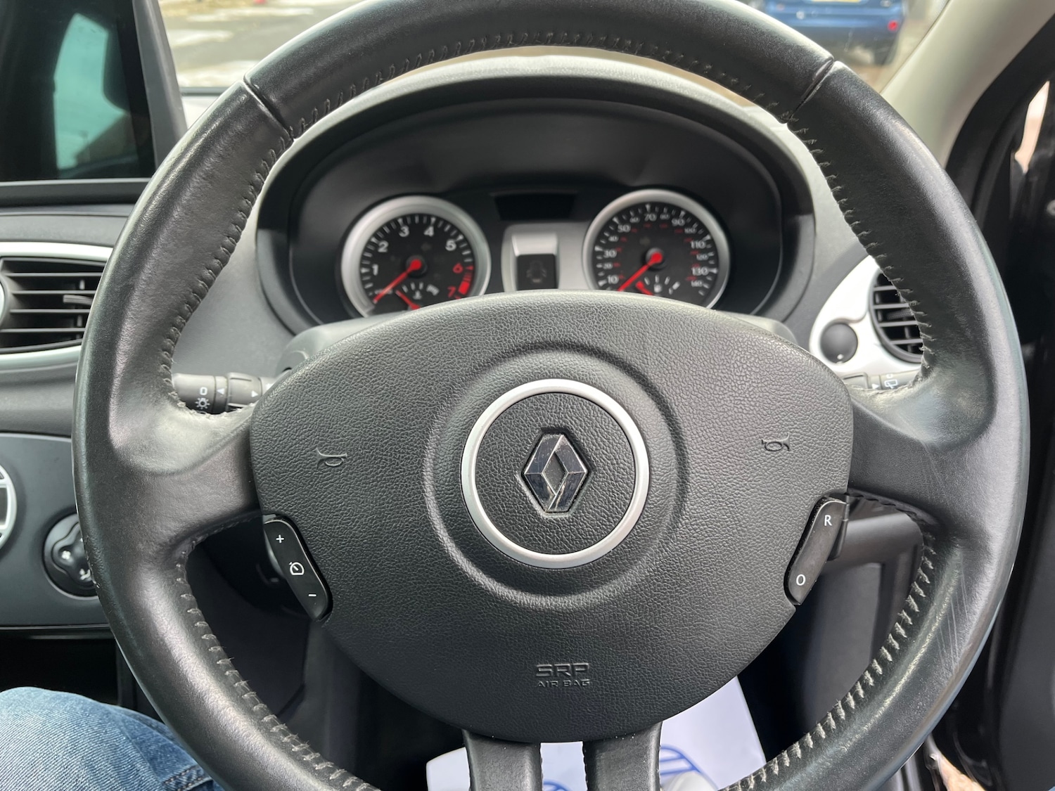 Used Renault Clio 2011 for sale - 76536895: Photo 13